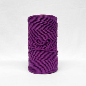 3mm grape string in 3mm on white wall