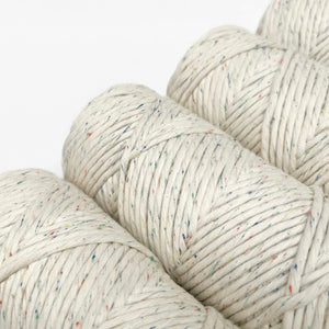 European // Speckle Macrame String