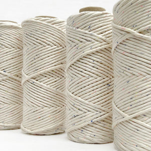 She-bang // Speckle Macrame String